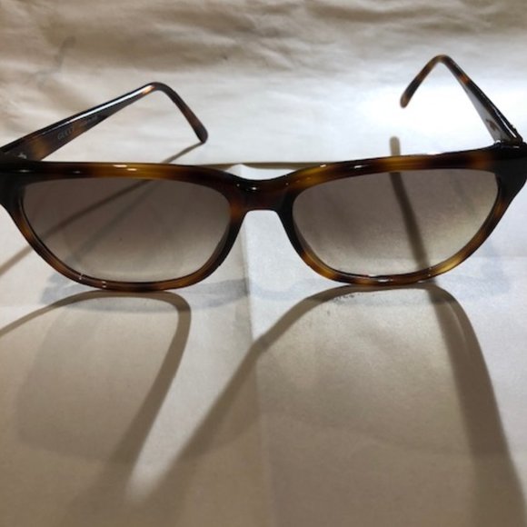 Vintage Gucci Sunglasses - Picture 2 of 5